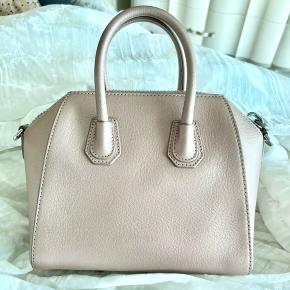 Givenchy Metallic Sugar Goatskin Mini Antigona Rose Gold Light Pink - Picture 7 of 16